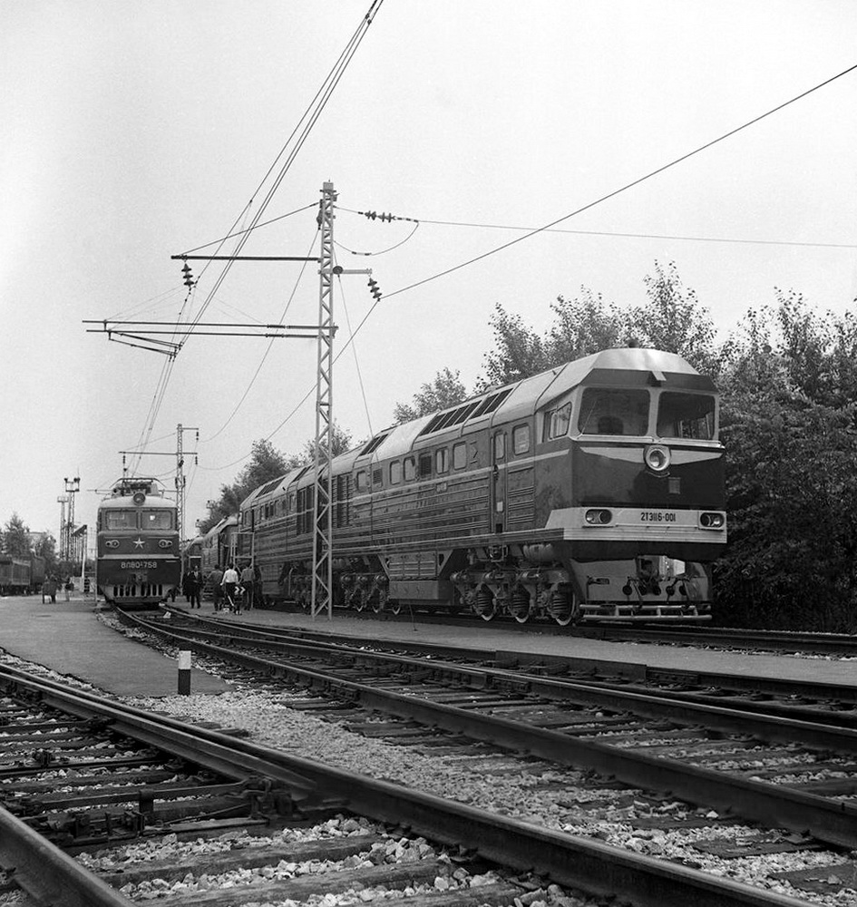 2ТЭ116-001