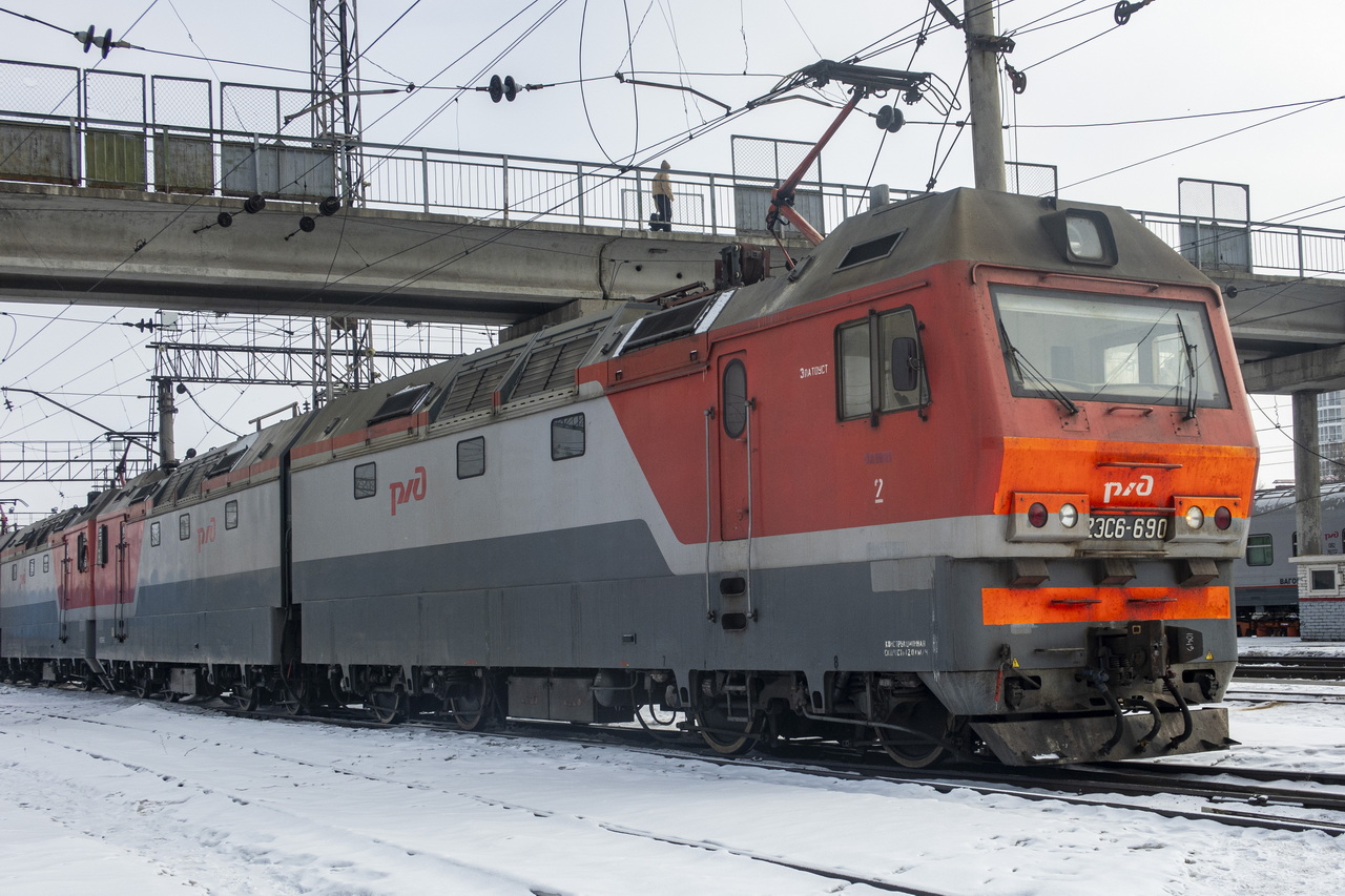 2ЭС6-690