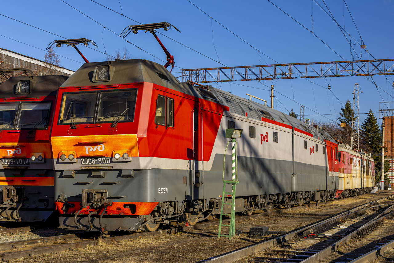 2ЭС6-900