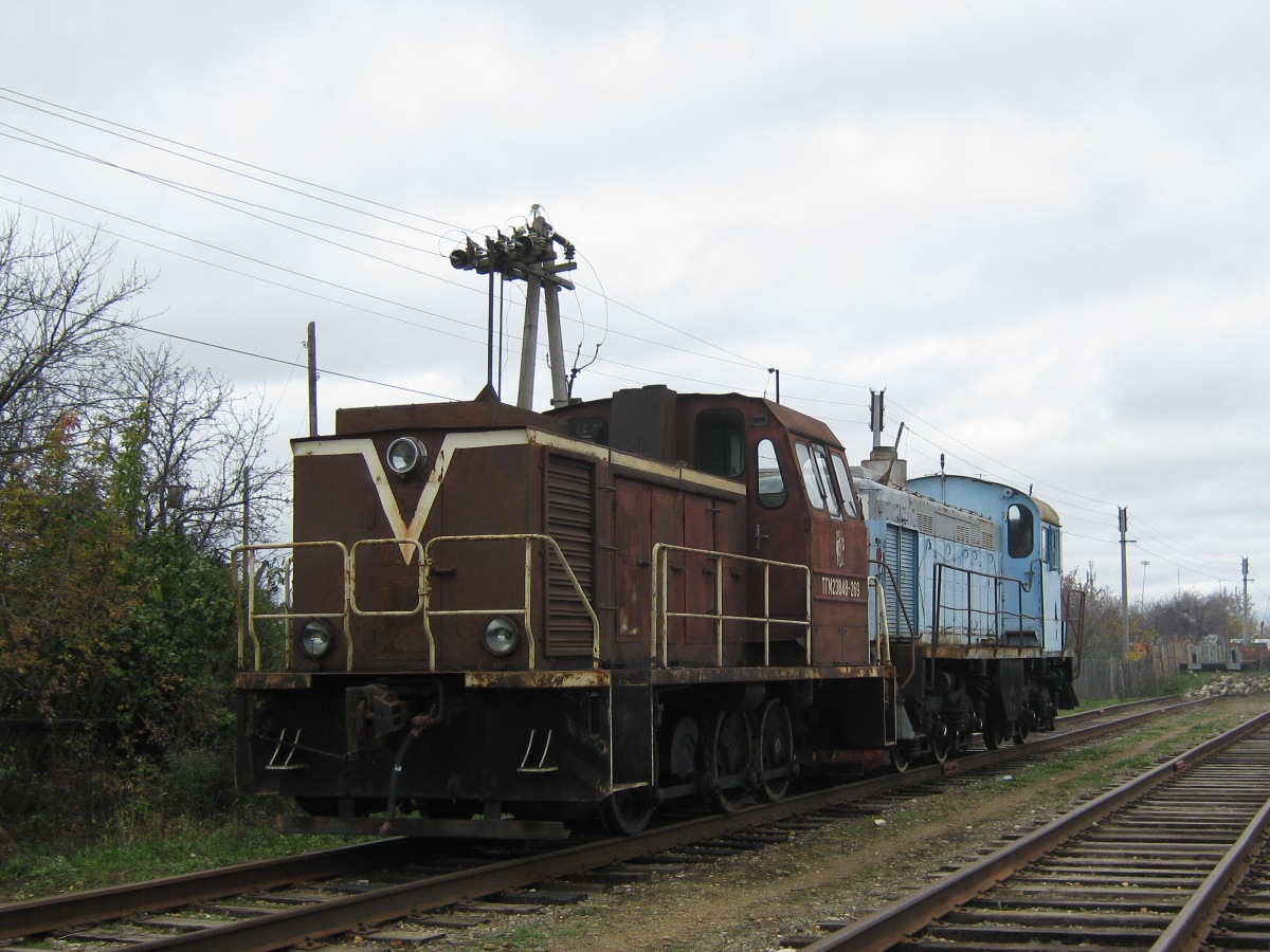 ТГМ23В48-0269 и ТГМ4А-2492
