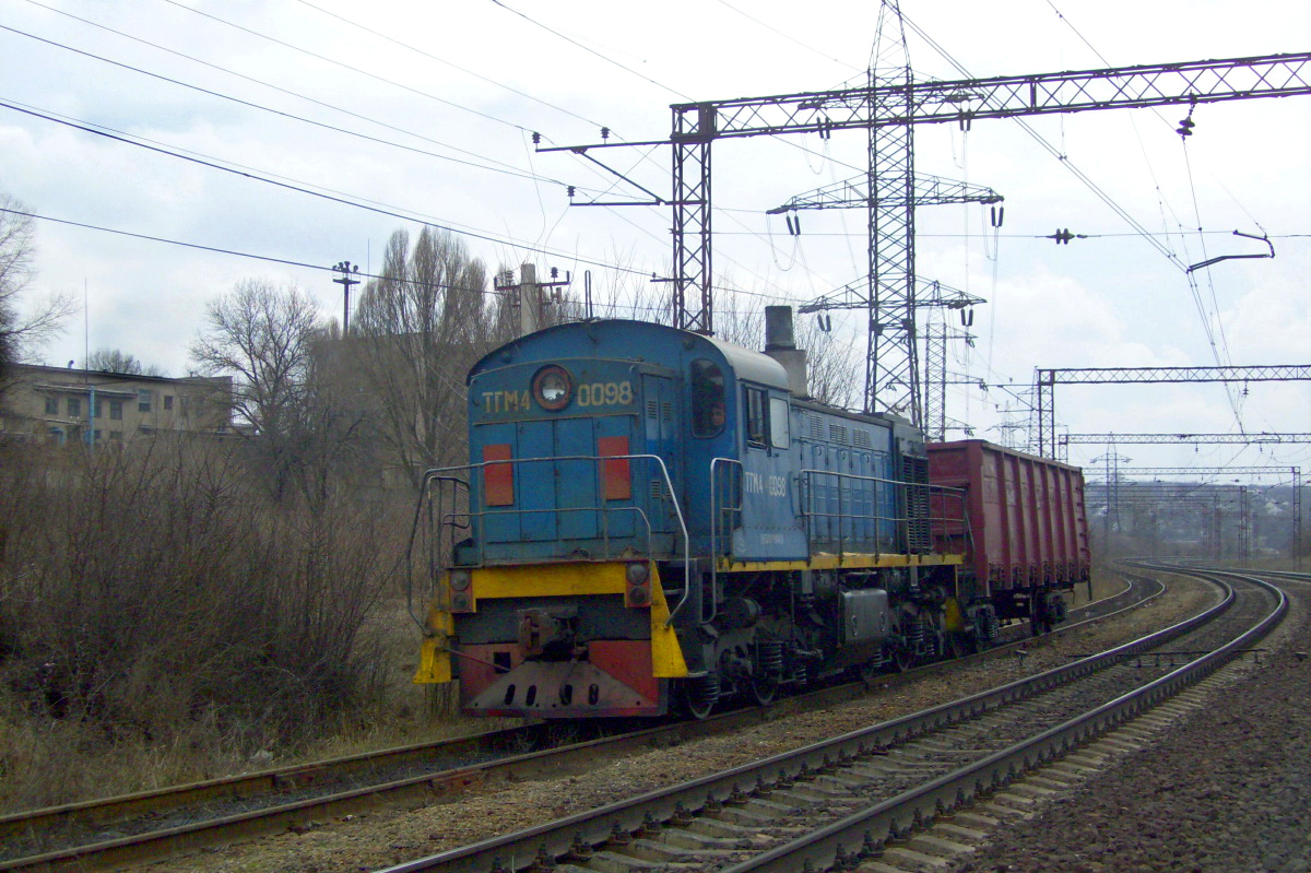 ТГМ4Б-0098