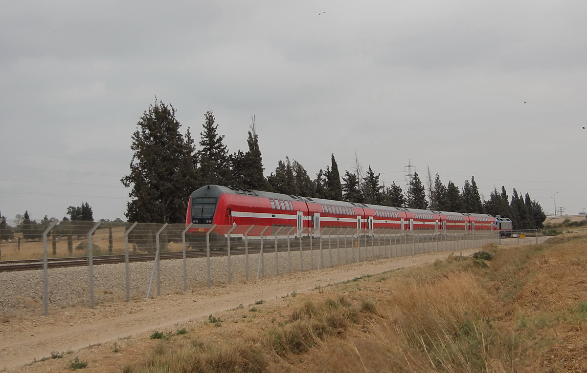 Головной вагон 402 поезда "Bombardier"