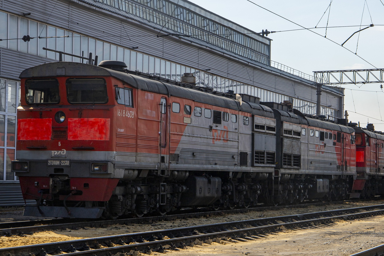 2ТЭ10М-2230