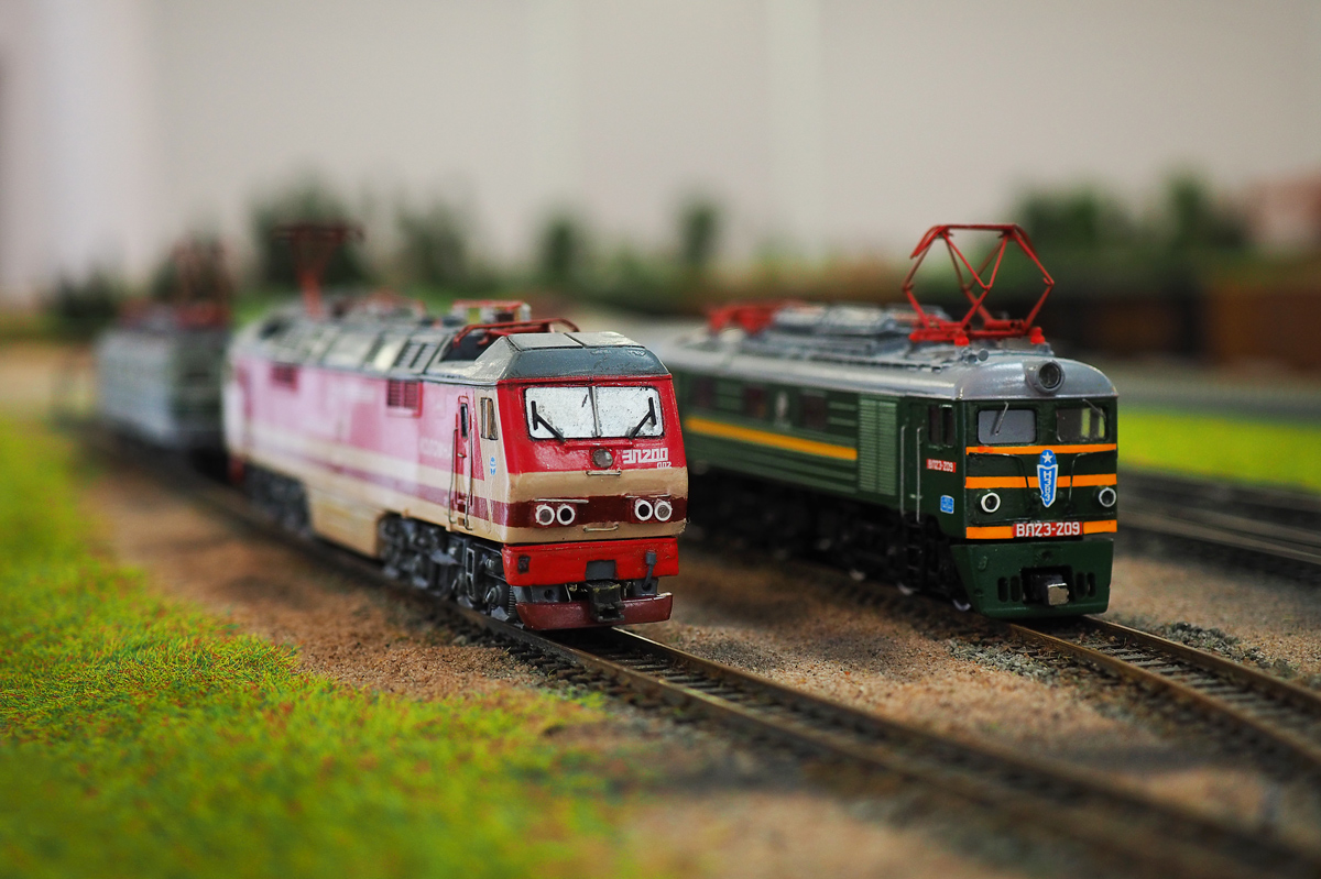 ЭП200-002 и ВЛ23-209