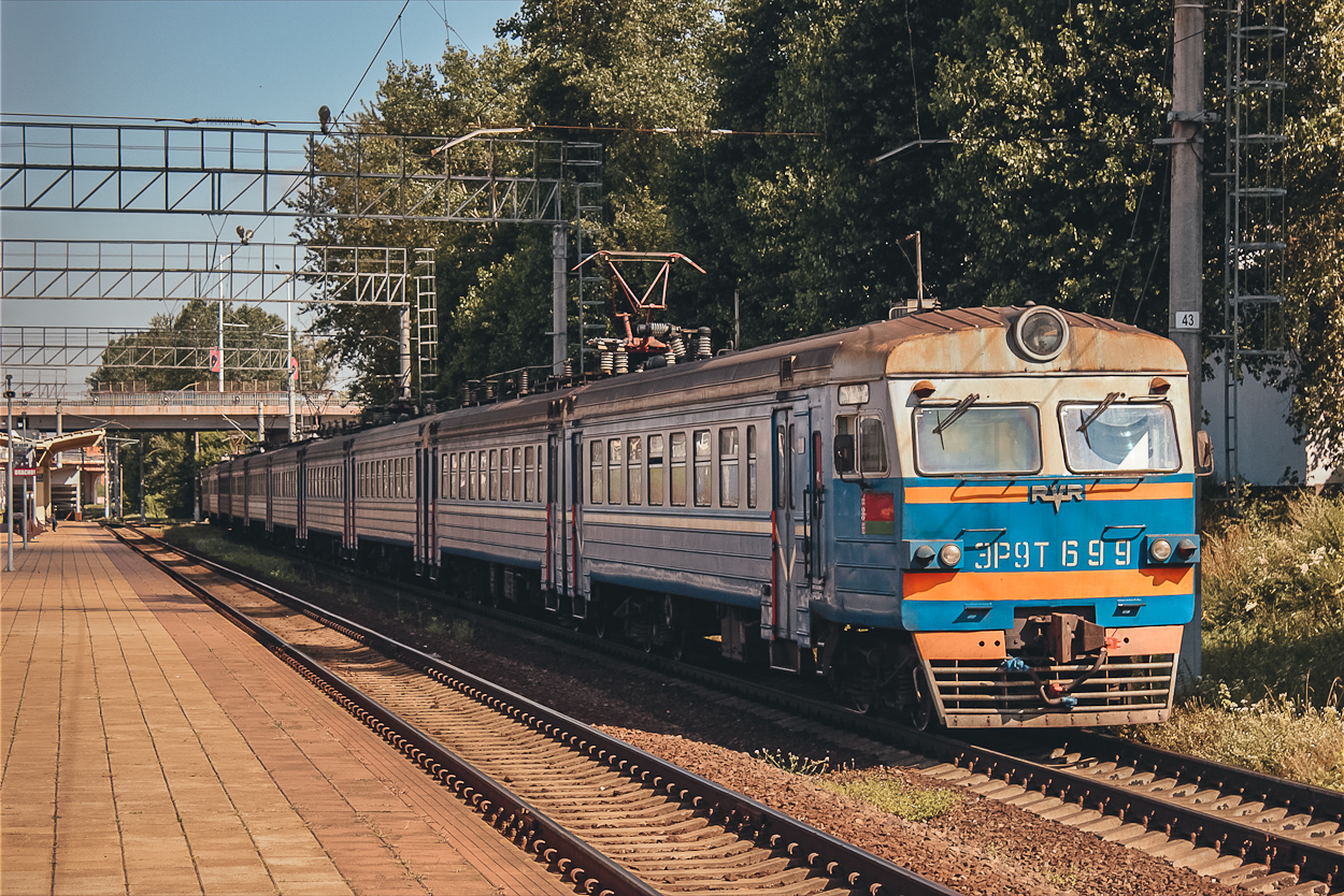ЭР9Т-699