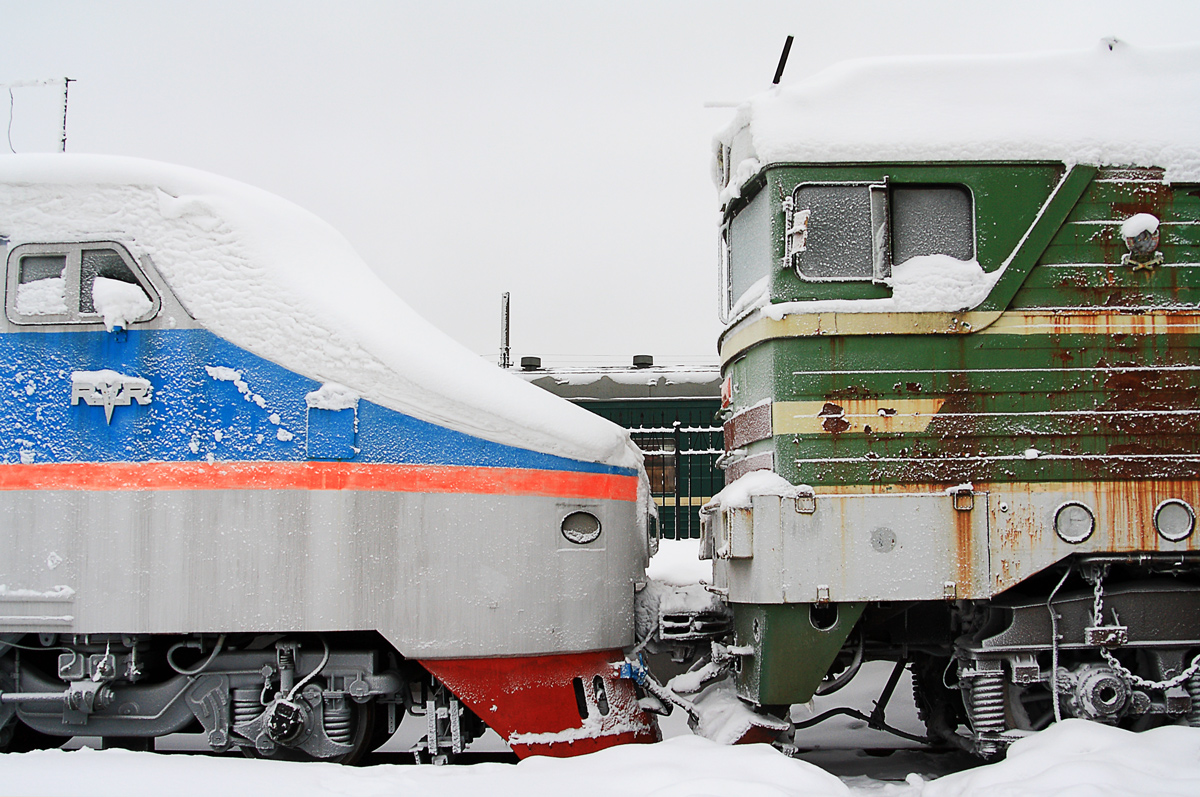 ЭР200-1 и 2ТЭ121-026