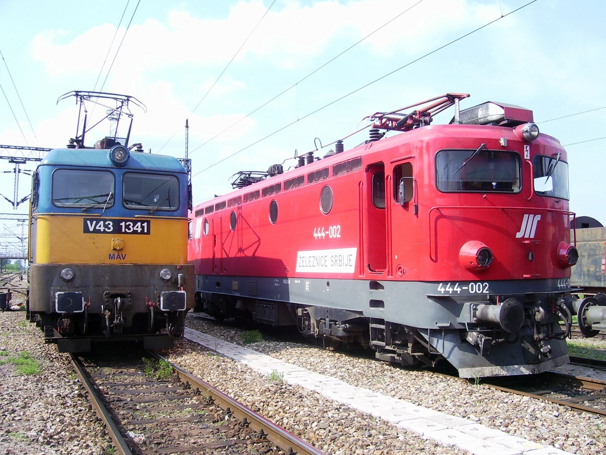 V43 i 444