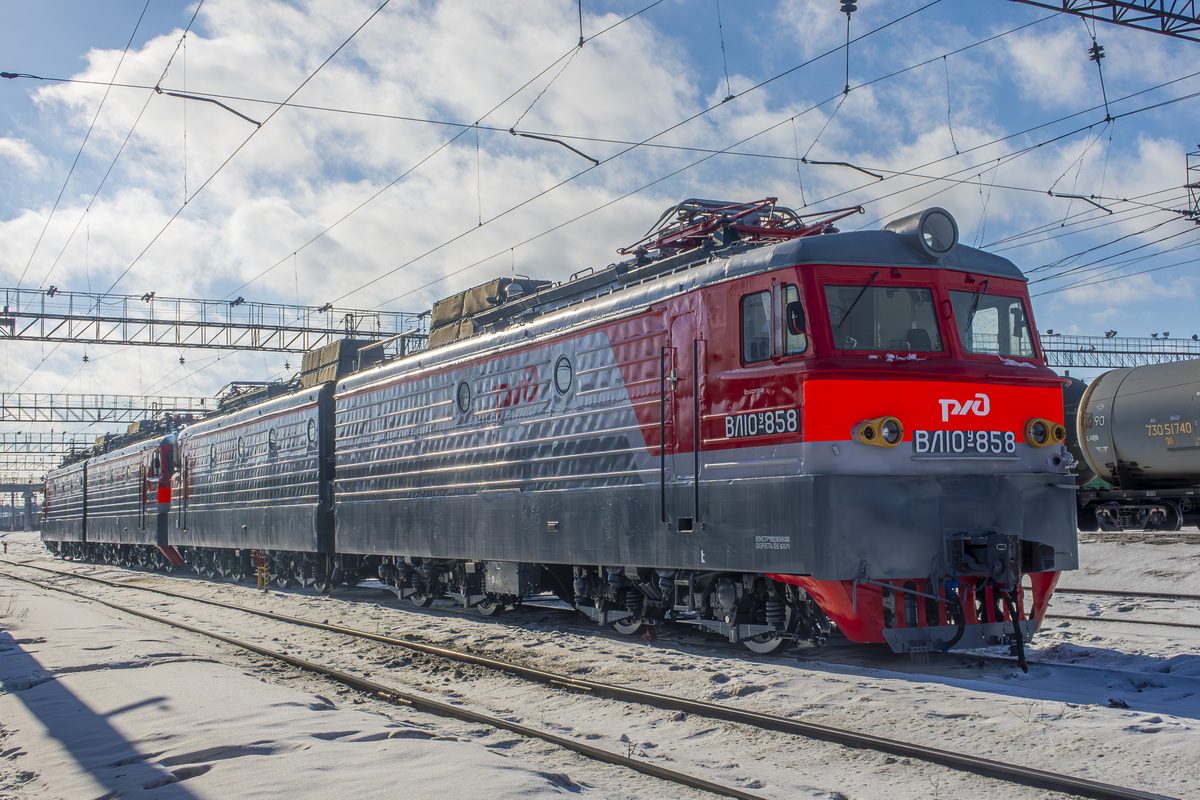 ВЛ10У-858
