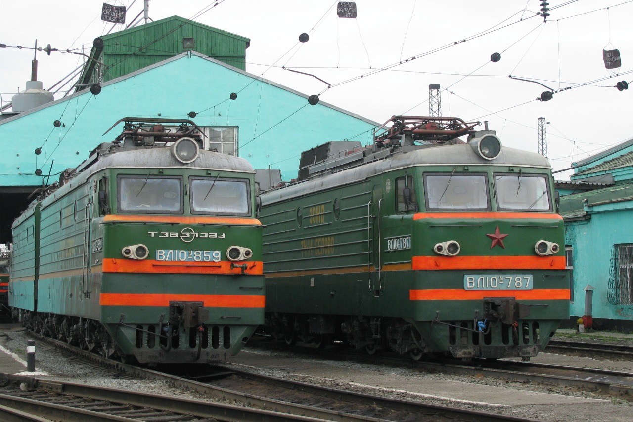 ВЛ10У-859 и ВЛ10У-787